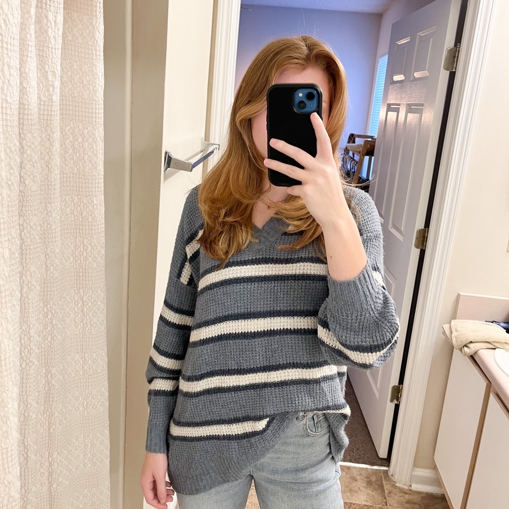 American Eagle Blue Striped Sweater